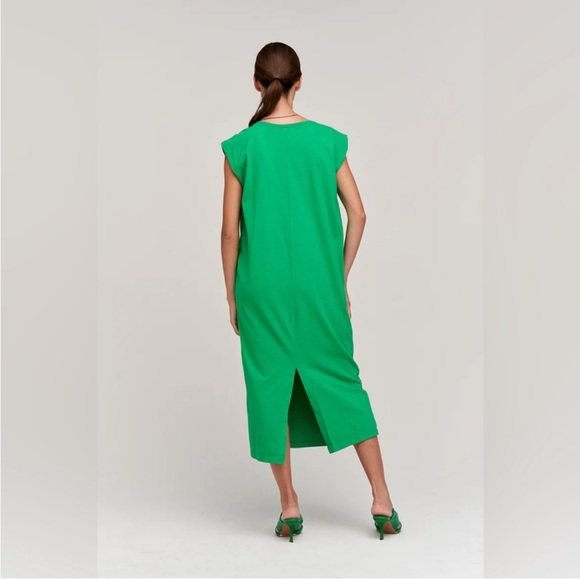 NWT Velvet by Graham & Spencer Column dress with belt and mini shoulder pads - Picture 2 of 5